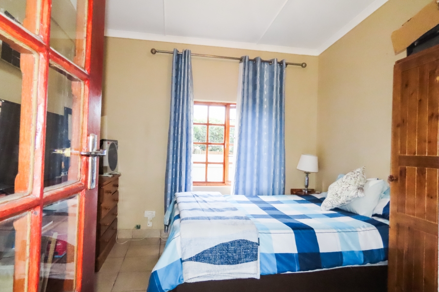 5 Bedroom Property for Sale in Beacon Bay Eastern Cape